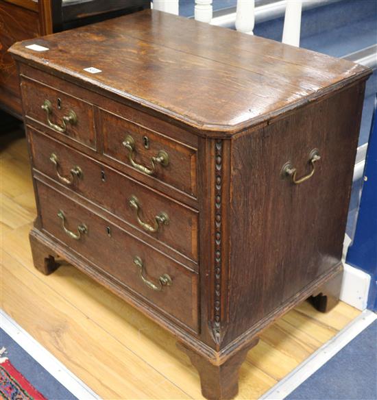 Small oak chest W.65cm